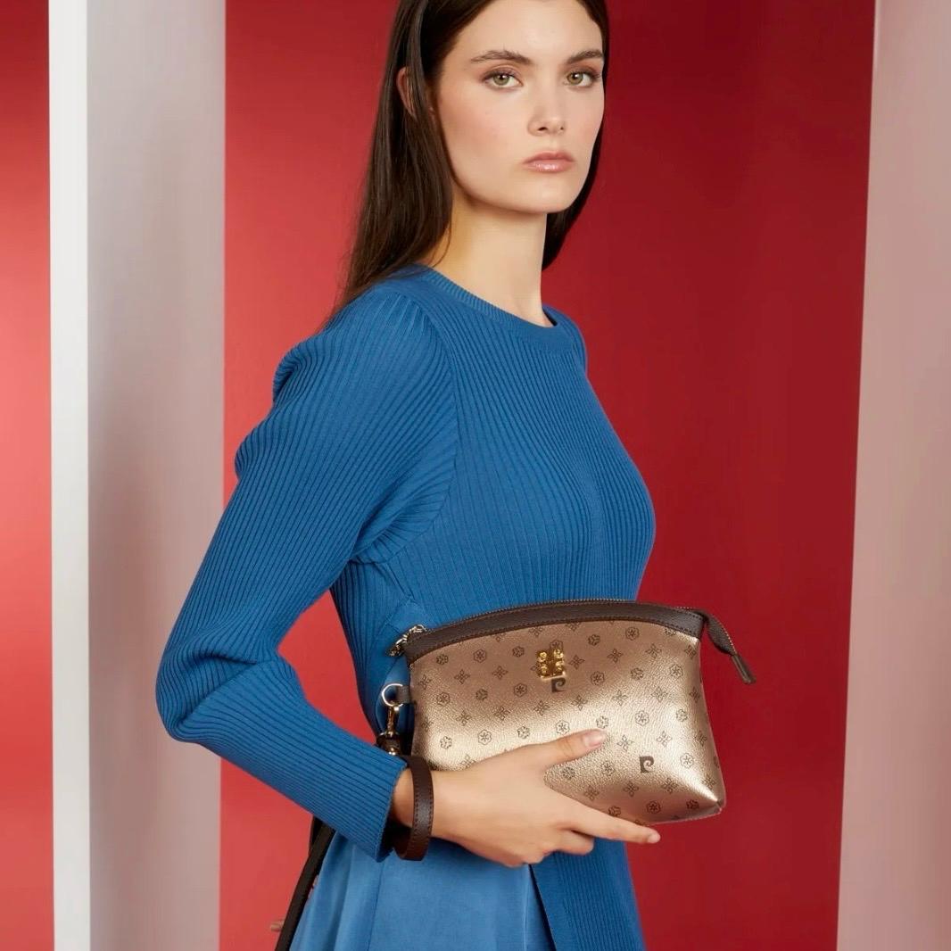 448949af-c8e8-4f9c-8e36-2d0419262482 شنطة يد نسائية مميزة وفخمة من بيري كارديان